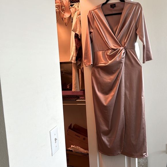 JW Studio Dress Rose Gold. . Brand new only wear once.. - Picture 4 of 4